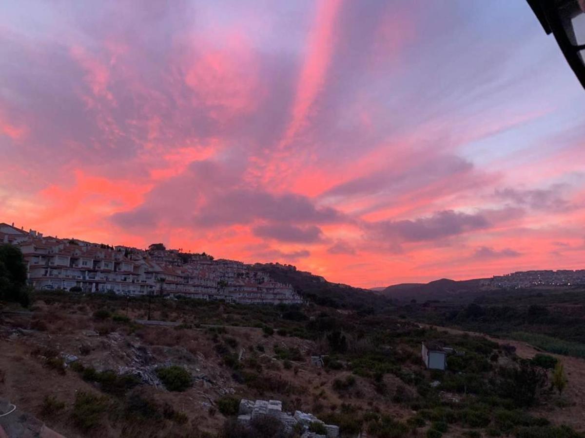 דירות מנילבה Alboran Hills מראה חיצוני תמונה